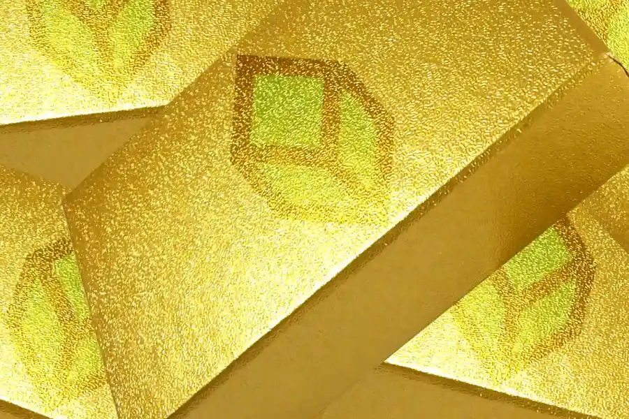 packaging per cosmetica packaging per cosmetica Cartotecnica Valverde Brescia, immagine con scatole metallizzate personalizzate con logo